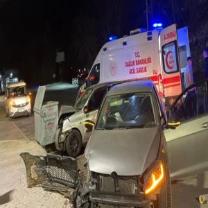 Şanlıurfa'da korkutan kaza! Çarpıştılar... Yaralılar var