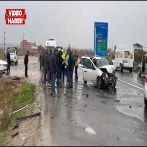 Şanlıurfa'da yine aynı kavşak yine kaza: Yaralılar var