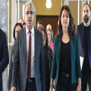 DEM Parti heyeti İmralı'ya yola çıktı! Şanlıurfa vekili de var