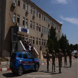Şanlıurfa’da jandarmadan göçmen kaçakçılarına darbe! 23 organizatöre işlem