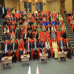 Şanlıurfa’da “Zirvede Kadın Var”: Kadınlar başarıya giden yolu anlattı!