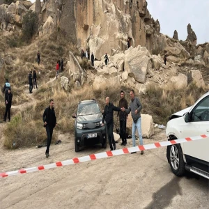 Kapadokya'da peribacası yıkıldı: Ölü ve yaralılar var
