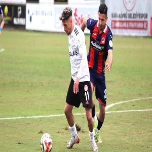 Karaköprü, zirveye göz kırptı! İlk devreyi 2. sırada tamamladı