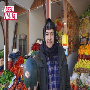 İran karpuzu Şanlıurfa’da alıcı bulmaya devam ediyor!
