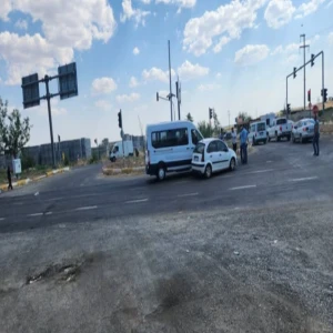 Bozova yolunda kaza: Çarpıştılar!