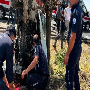 Düğün yolunda feci kaza! Yaralılar var