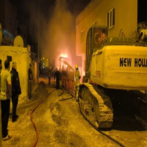 Şanlıurfalı şahsın iş makinesi Mardin’de ateşe verildi! İtfaiye müdahale etti