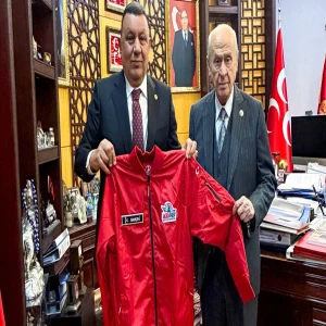 Özyavuz’dan MHP lideri Bahçeli’ye TEKNOFEST için özel takdim