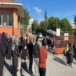 Okulda eski öğrenci dehşeti! 6 öğrenci yaralandı