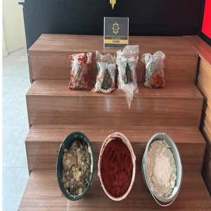 Şanlıurfa’da salça ve peynir kovalarından çıkanlar ağızları açık bıraktı! 2 kilodan fazla…