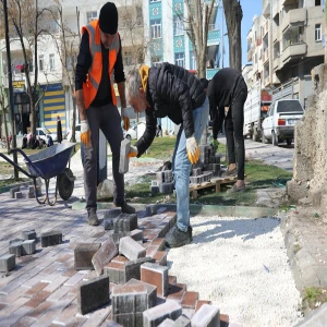 Eyyübiye’de betonun yerini yeşil alıyor!