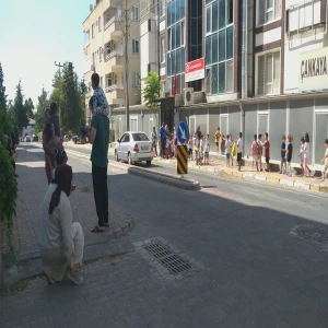 Şanlıurfa’da deprem paniği! Veliler okullara akın etti