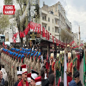 Şanlıurfa’da 11 Nisan coşkusu: Mehteran yürüyüşü ve jandarma gösterisi beğeni topladı