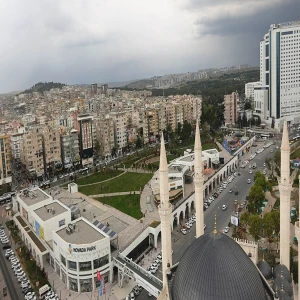 Şanlıurfa’da mevsimler birbirine girdi!  Urfa bambaşka bir güne uyandı…