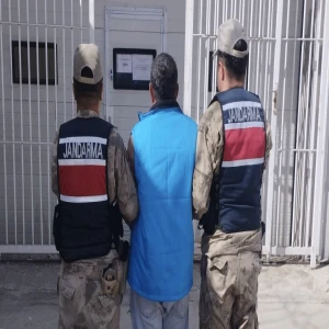 Şanlıurfa’da 12 yıl cezası bulunan zehir taciri tutuklandı!