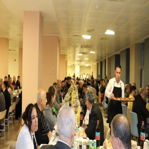 Şanlıurfa’da hastane personeli iftarda bir araya geldi!