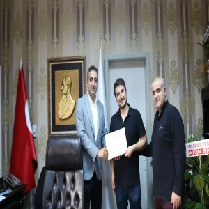 Şanlıurfa’da hastaneden ayrılan doktora anlamlı veda