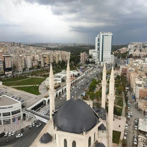 Şanlıurfa'da heyecanlandıran 'kara bulut' sürprizi!