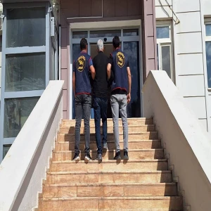 Şanlıurfa’da yağma suçundan aranan firari yakalandı