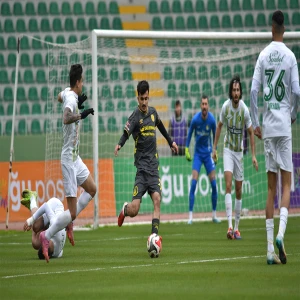 Maçın son anları nefes kesti! Şanlıurfaspor puanı son dakikada kurtardı