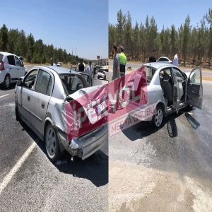 Şanlıurfa'da lastiği patlayan otomobil duvara çarptı: Yaralılar var
