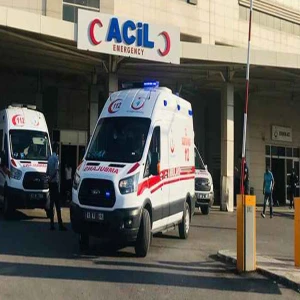 Şanlıurfa’da otomobil boş araziye düştü: Aralarında çocuk da var