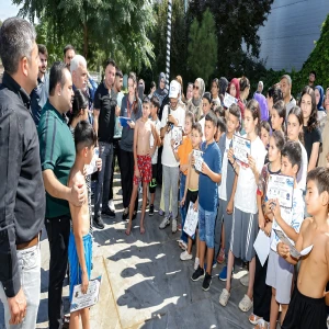 Viranşehir’de 240 öğrenci yüzmeden mezun oldu