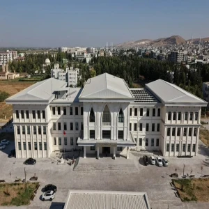 Şanlıurfa’da kaymakamlık yeni binasına taşındı! Vatandaşlar direkt otobüs hattı istiyor