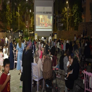 Siverek'te yaz akşamına sinema keyfi! Çocuklar "Elif ve Arkadaşları Kapadokya" ile buluştu