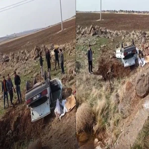 Şanlıurfa'da otomobil köprüden uçtu: Sürücü araçta sıkıştı!