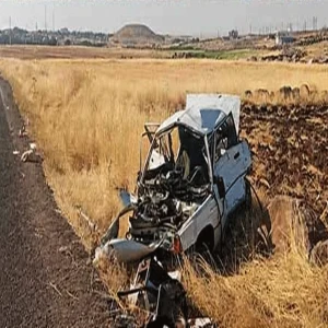 Şanlıurfa’da korkunç kaza! Hurdaya dönen araçta 3 kişi yaralandı
