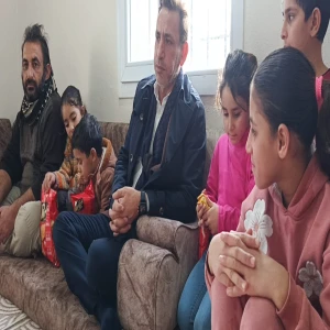 Baba çocuklarını bırakmak zorunda kalmıştı! Akçakale'deki dramda mutlu son