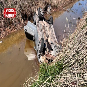 Şanlıurfa'da otomobil tahliye kanalına uçtu! Sürücü yaralandı