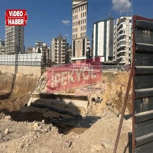 Şanlıurfa’da inşaat alanında toprak kaydı! Yol trafiğe kapandı