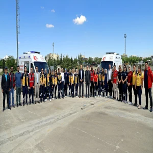 Türkiye’de bir ilk Şanlıurfa’da! 21 kadın sağlıkçı, ambulans…