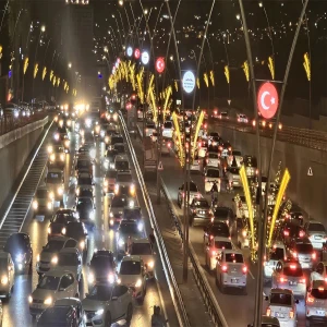 Urfa’nın çukurlu yollarında 'bana mısın' demeyen araçlar!