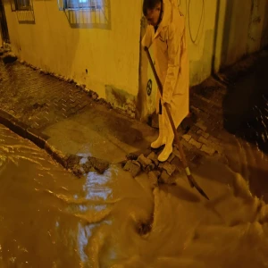 Şanlıurfa'nın ilçesinde ekipler teyakkuzda...