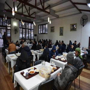 Siverek'te Millet Lokantaları'nda ücretsiz iftar... Ramazan Sofrası kuruldu