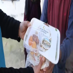 Belediye kapınızda... Sofralar her gün evlere taşınıyor