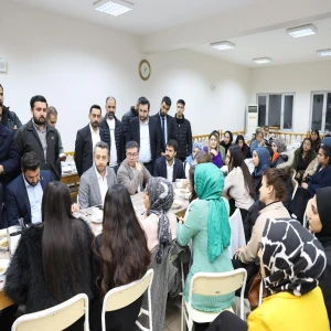 Başkan Bucak iftarda gençlerle buluştu... "Gençlik varsa umut var"