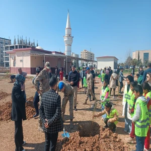 Hedef daha yeşil bir Akçakale... 150 fidan dikildi