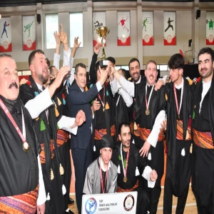 Sahnede gururlandıran başarı: İlçeler arasında Siverek birinci!