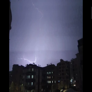 Şanlıurfa'da adeta yer gök inliyor: Şimşek, yağmur, dolu...