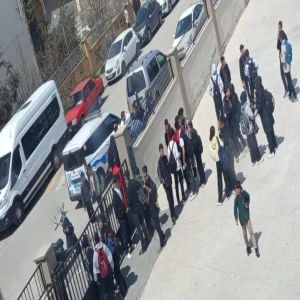 Mersin ve Gaziantep'teki liselerde silahlı saldırı paniği!