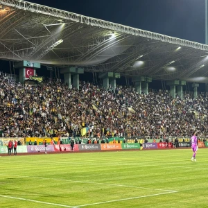 Şanlıurfaspor'a tam destek: Taraftar ve protokol tribünü tıklım tıklım