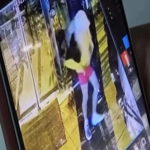 Böyle hırsızlık görülmedi: Dükkan sahibi şok oldu!