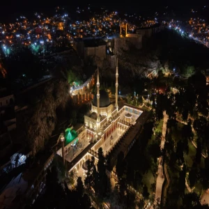 Şanlıurfa'nın kalbinde göz alıcı bir güzellik: Halilürrahman ışıl ışıl!