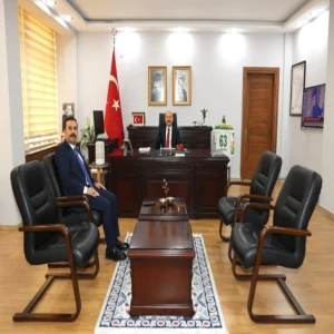 Şanlıurfa sevdası mekan tanımıyor: Makam odasında baş köşede!