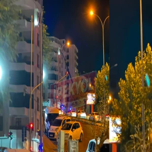 Şanlıurfa'da korkutan yangın! Mahsur kalanlar kurtarıldı...