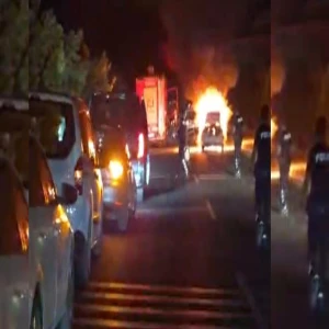 Şanlıurfa'da yol ortasında yangın: Araç alev alev yandı!